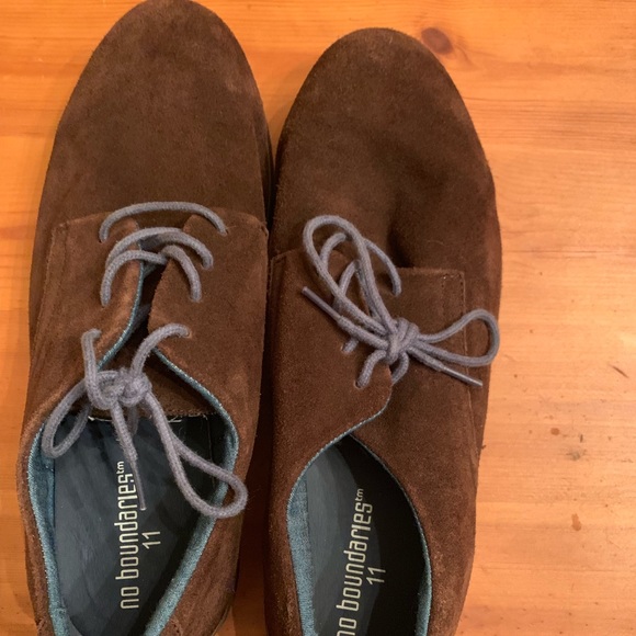 Shoes - Picture 1 of 3